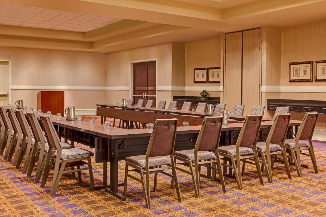 Sheraton Overland Park Hotel At The Convention Center Exteriér fotografie