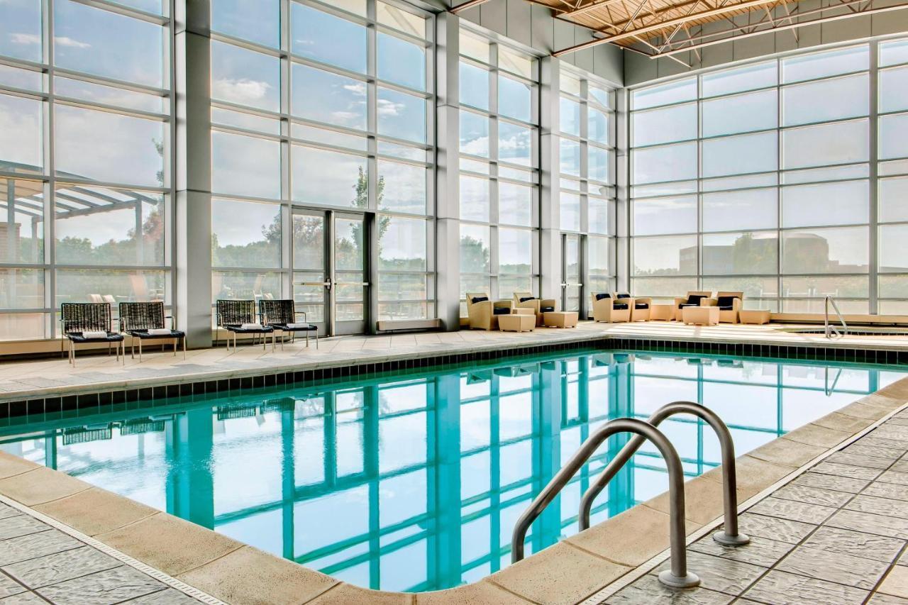Sheraton Overland Park Hotel At The Convention Center Exteriér fotografie