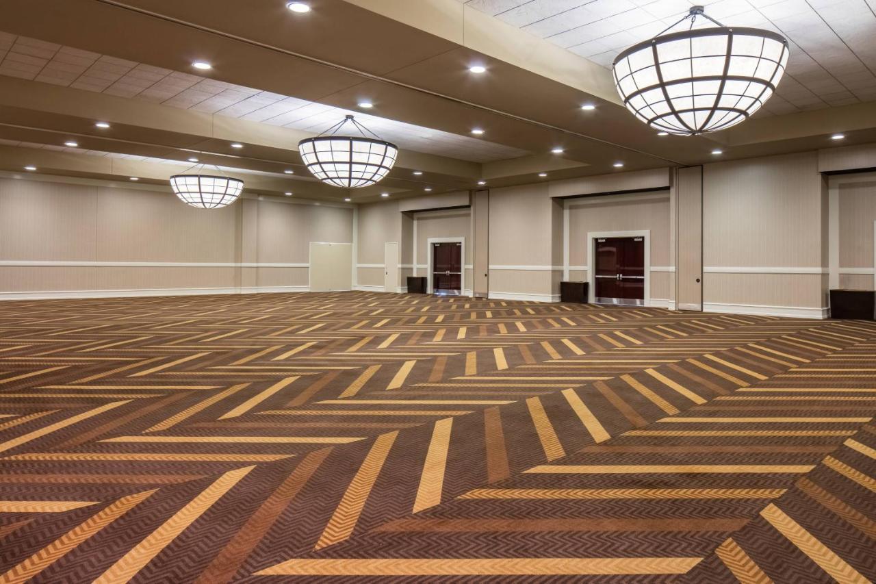 Sheraton Overland Park Hotel At The Convention Center Exteriér fotografie