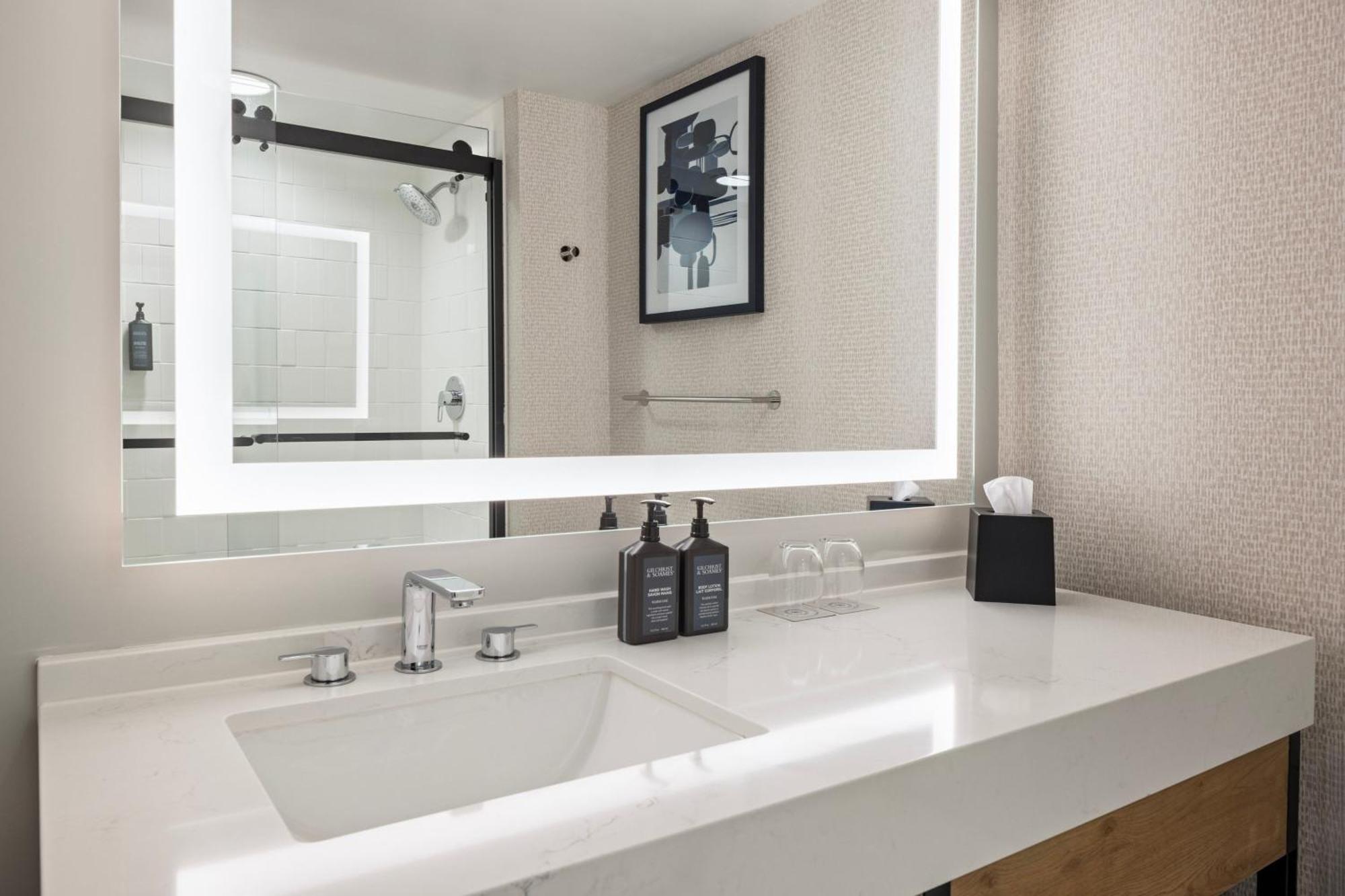 Sheraton Overland Park Hotel At The Convention Center Exteriér fotografie