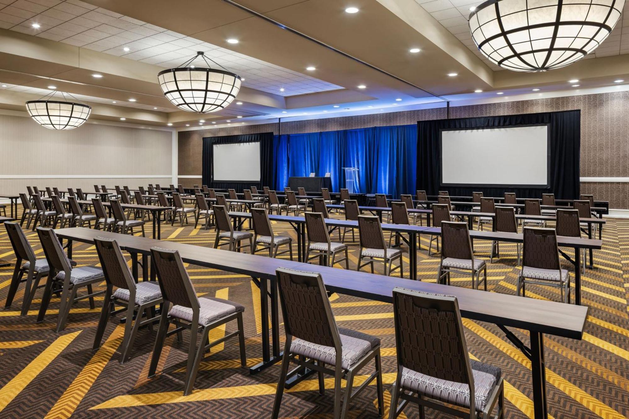 Sheraton Overland Park Hotel At The Convention Center Exteriér fotografie
