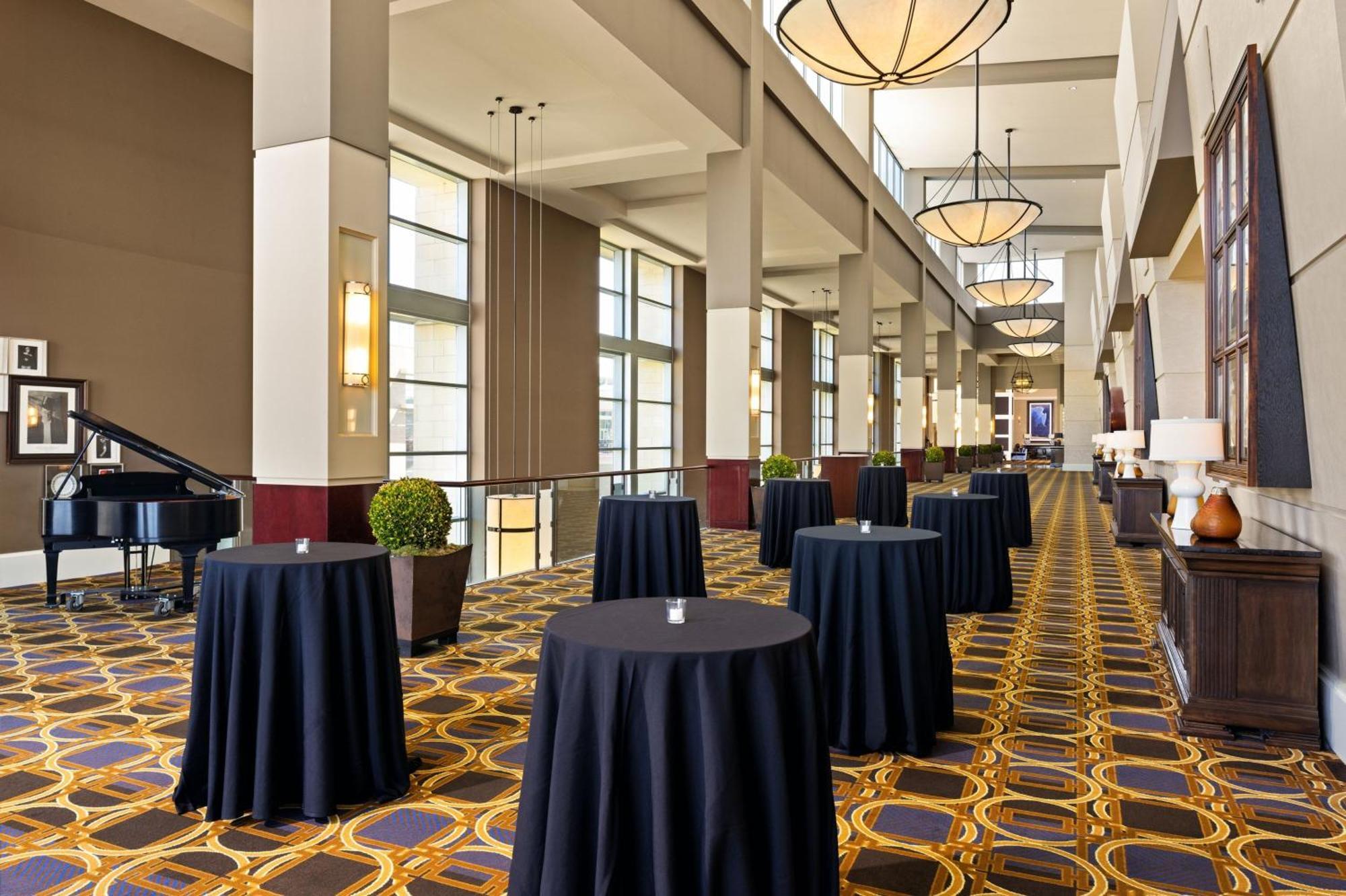 Sheraton Overland Park Hotel At The Convention Center Exteriér fotografie