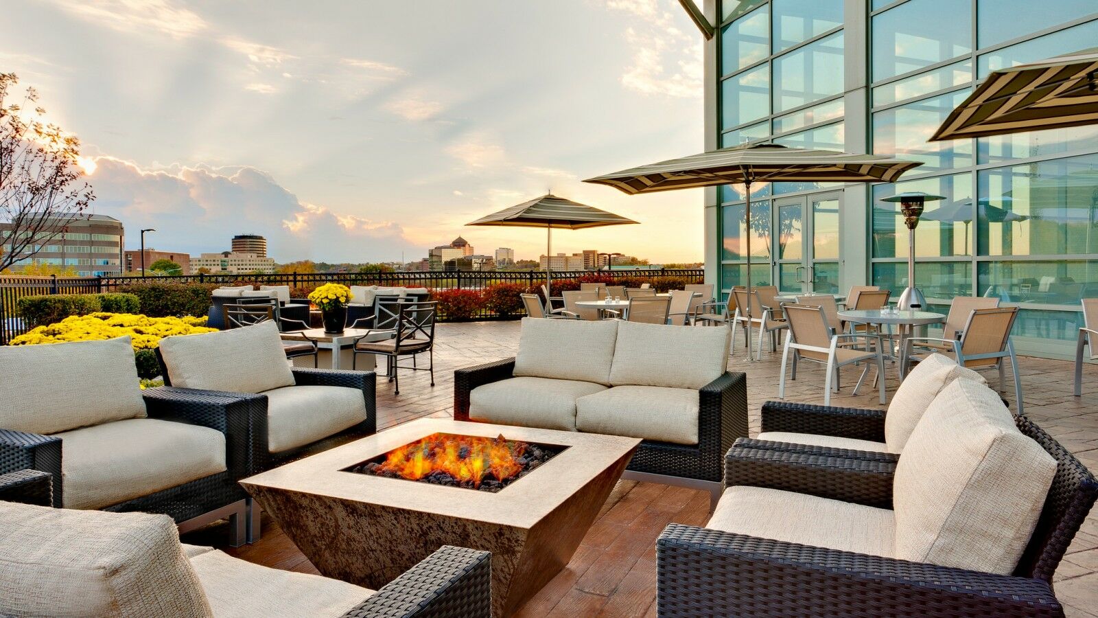 Sheraton Overland Park Hotel At The Convention Center Exteriér fotografie